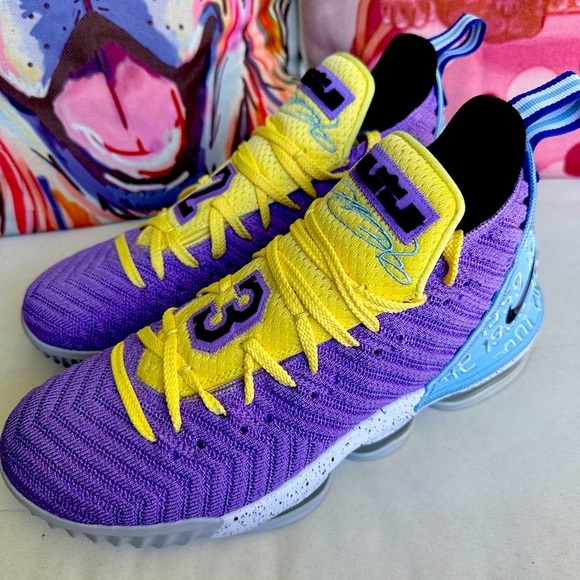 New LeBron James 16 Lakers Heritage Size 11​ main image 5